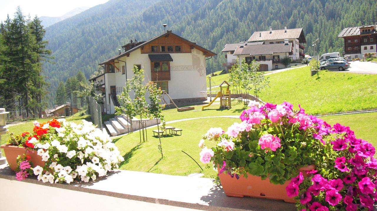 Hotel Arnstein Santa Gertrude Exterior photo